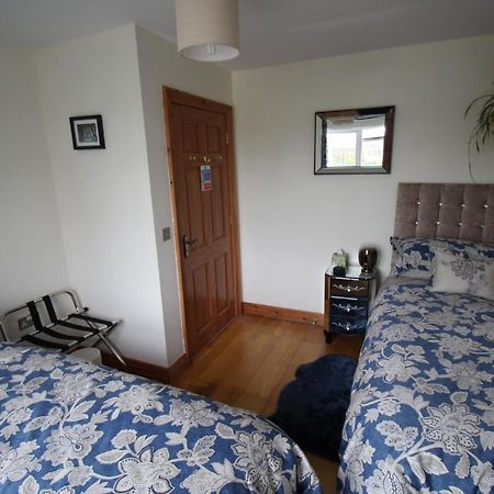 Longview House Bed & Breakfast แบลลีย์มันนี ภายนอก รูปภาพ
