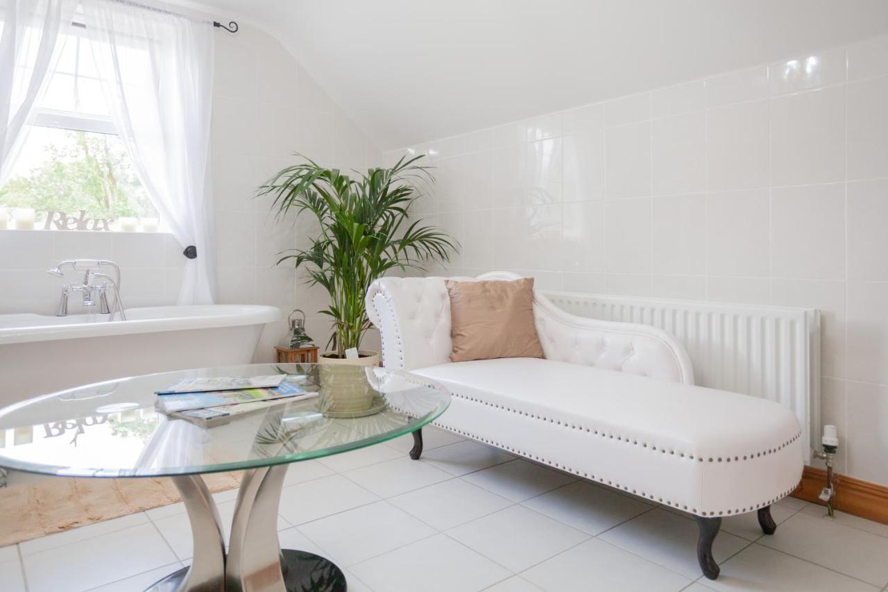 Longview House Bed & Breakfast แบลลีย์มันนี ภายนอก รูปภาพ