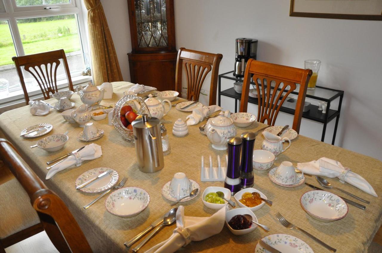 Longview House Bed & Breakfast แบลลีย์มันนี ภายนอก รูปภาพ